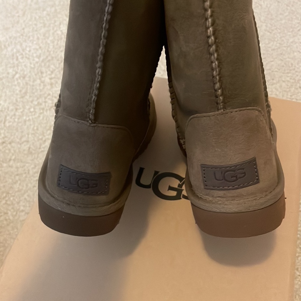 Brand new Ugg boots - Picture 6 of 7
